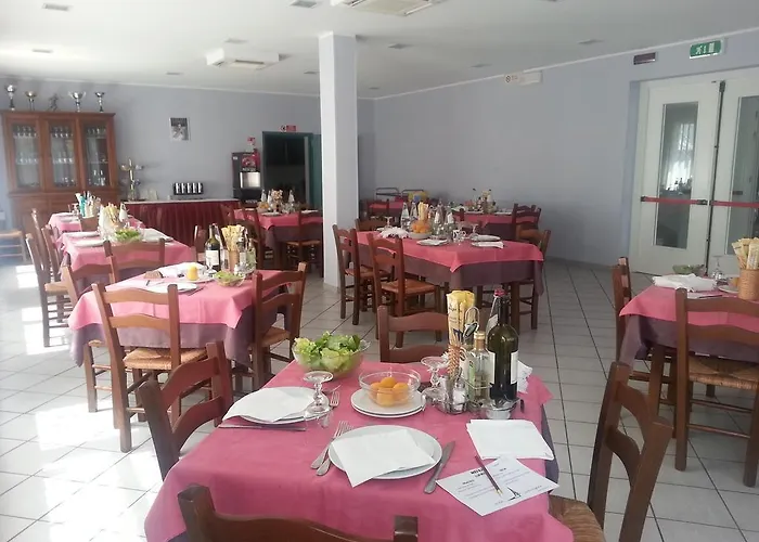 酒店 La Parigina 切塞纳蒂科