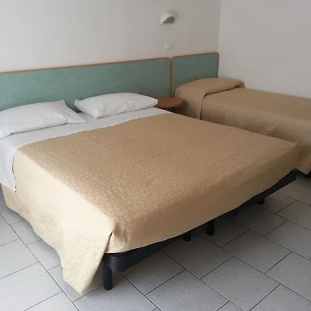 La Parigina Otel 2*