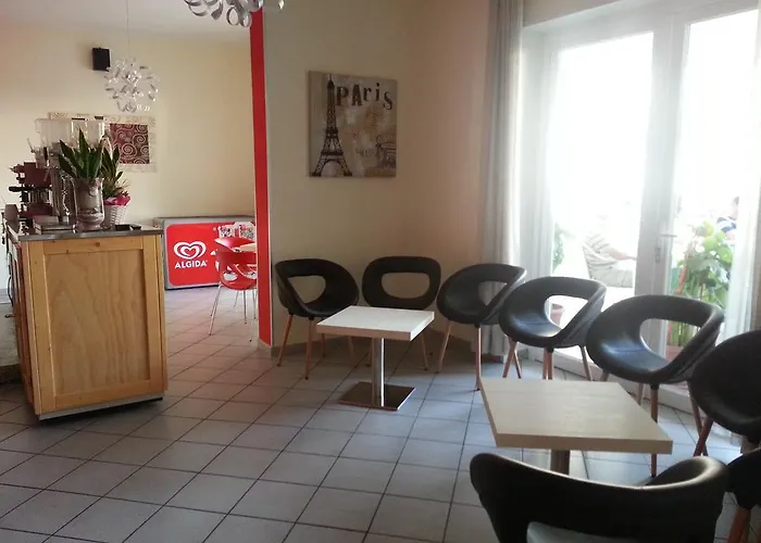 La Parigina 酒店 2*